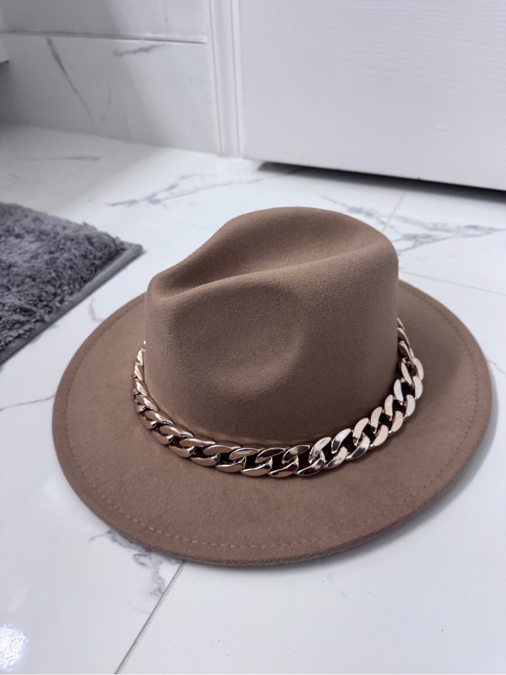 Beige/Tan Wide Brim Western Cowboy Cowgirl Fedora Hat with Chain Belt Buckle!